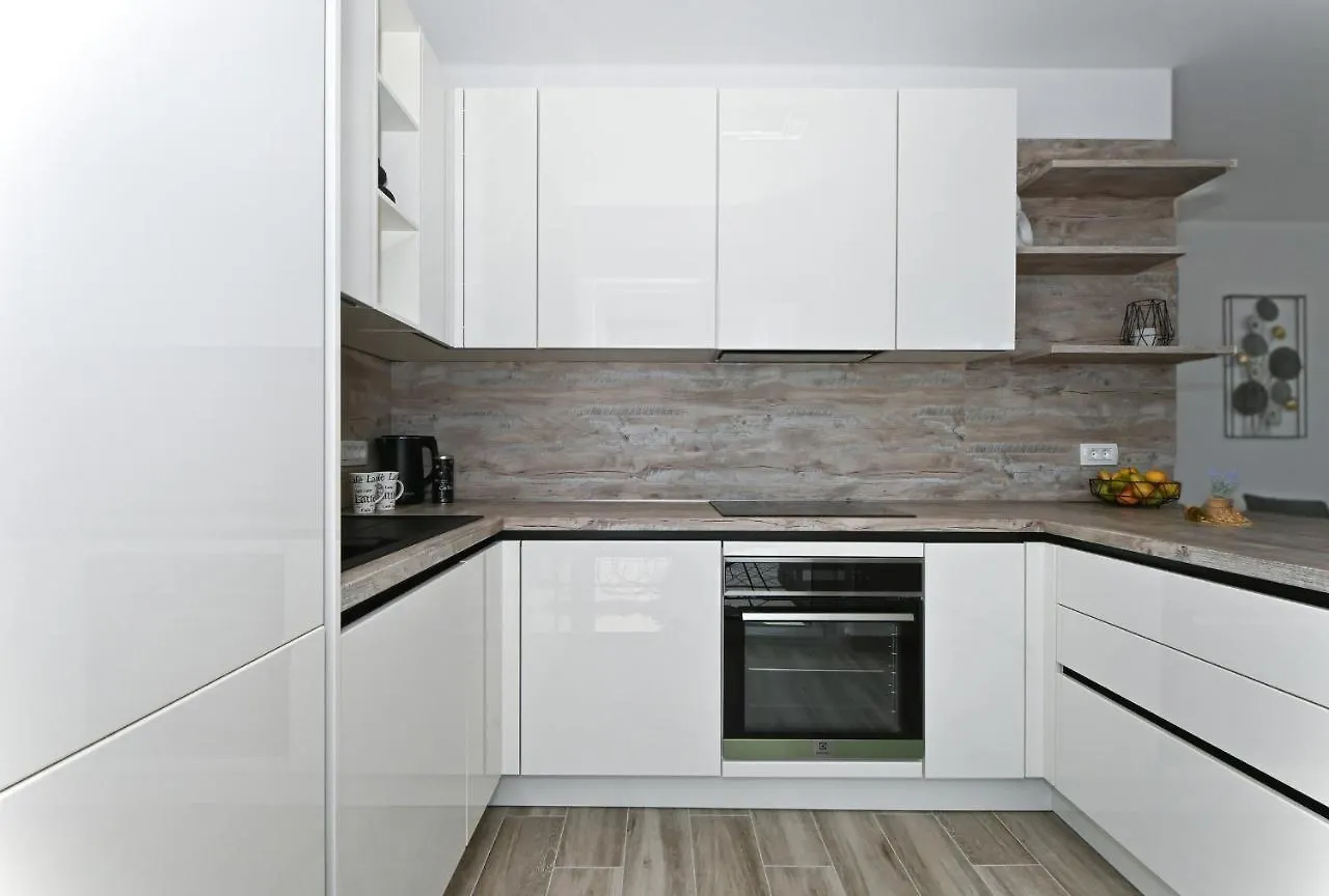 Luxury Apartment White Crystal Kastela 0*,