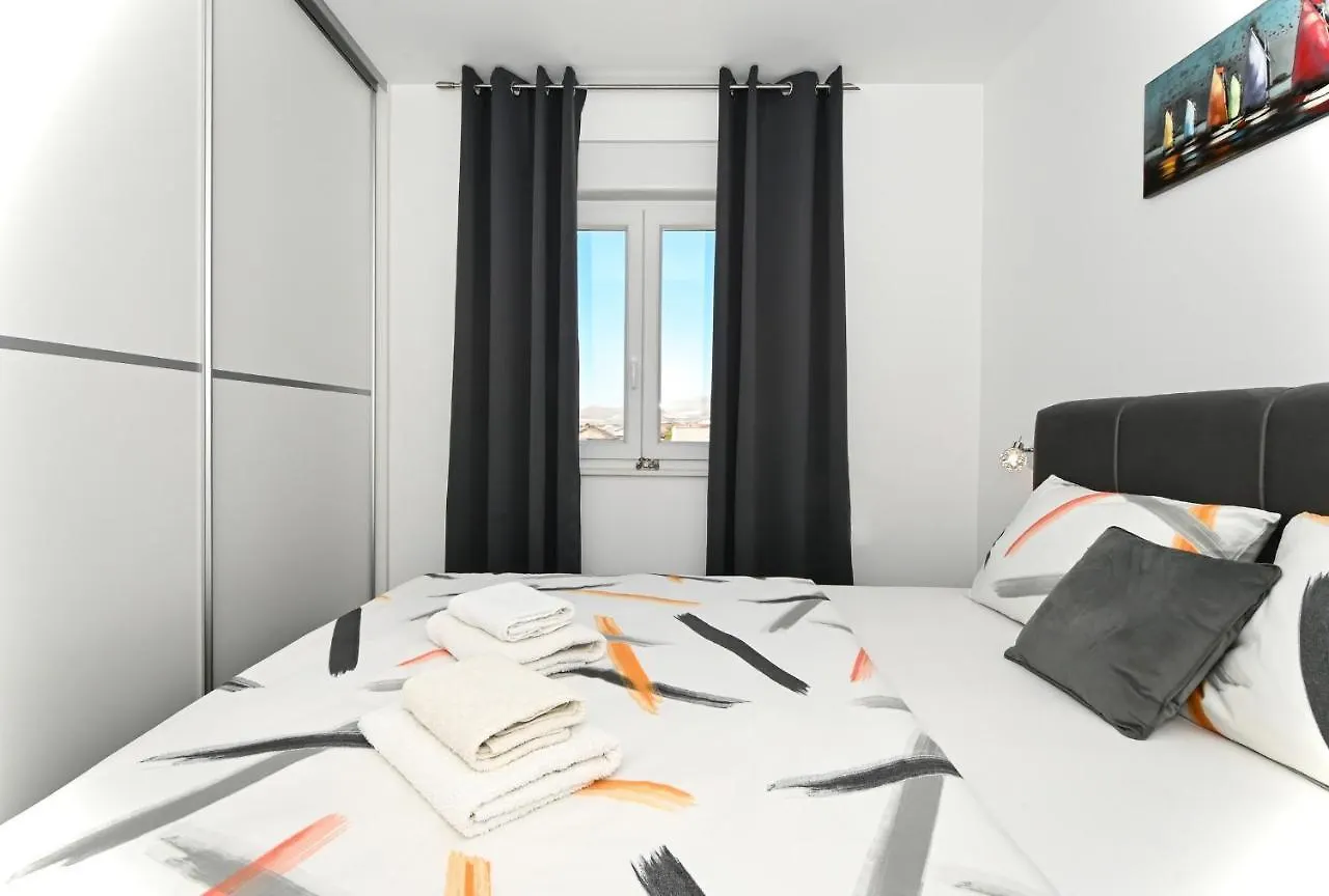 Luxury Apartment White Crystal Kastela