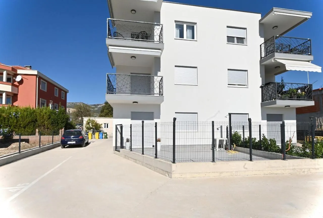 Luxury Apartment White Crystal Kastela 0*,